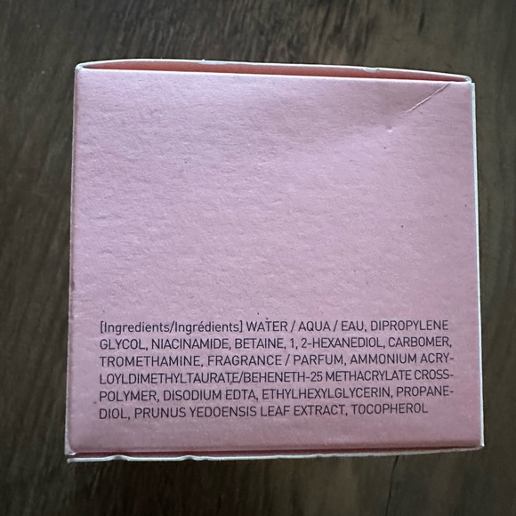 Innisfree - dewy glow jelly cream - Picture 3 of 4